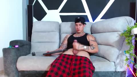 justinfuller_31 online show from November 19, 5:57 pm