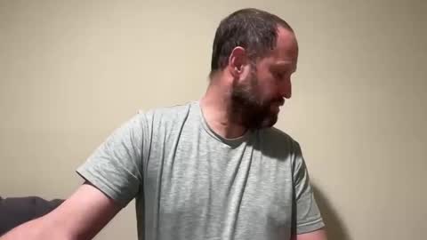 justinr396 online show from April 19, 9:50 pm