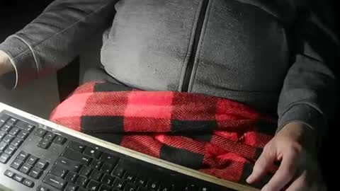 Justme39057 online show from April 11, 3:15 pm