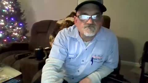 justredneck online show from December 5, 6:21 am