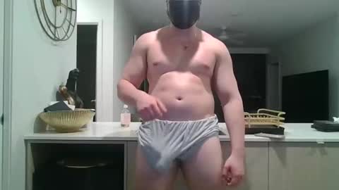 MrJuicyJames online show from October 22, 9:35 am