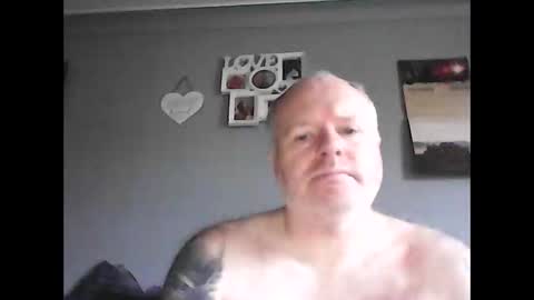 kdus4444 online show from December 1, 9:45 am