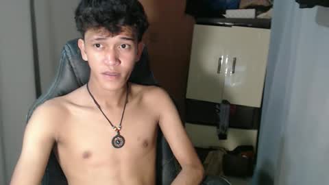 Snapshot of ken_bigcockxx chatting on October 13, 1:22 am Ken online show from October 13, 1:22 am