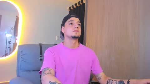 kendel_dimitri online show from January 17, 5:11 am