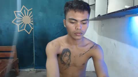 kenneth_jeey online show from December 18, 7:37 am