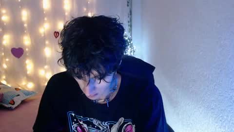 Snapshot of kenny__hot chatting on February 19, 2:23 pm kenny online show from February 19, 2:23 pm