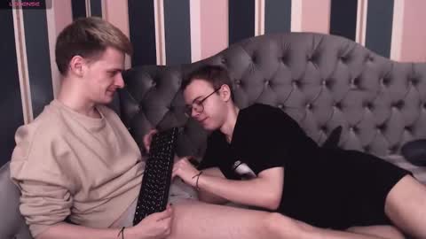 kerry_niki online show from March 2, 6:27 am