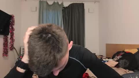 Snapshot of kevin_hornyyy chatting on October 4, 3:28 pm kevin online show from October 4, 3:28 pm