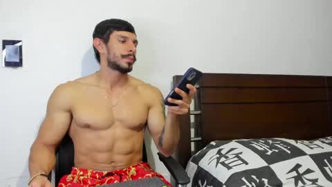 kevin_malone22 online show from April 22, 3:13 am