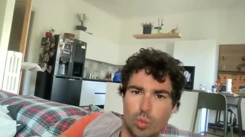 kevinpillobello online show from April 17, 3:37 pm