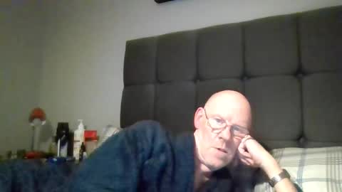 kevlooking4sez online show from November 14, 12:14 am