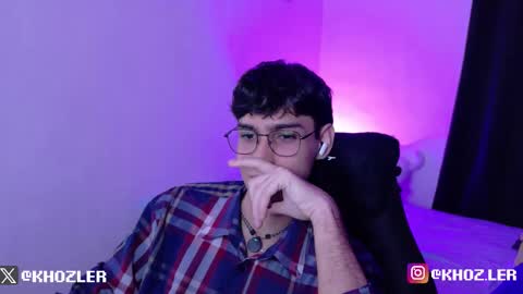 khozler_ online show from December 19, 4:31 am