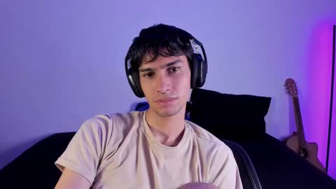 khozler_ online show from February 11, 2:35 am