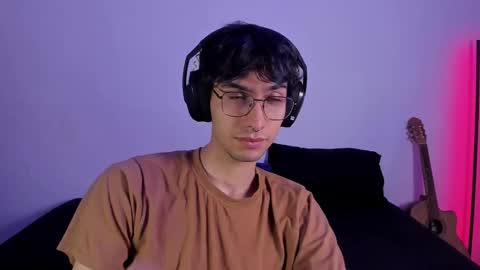 khozler_ online show from February 17, 2:42 am