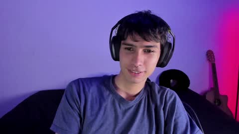 khozler_ online show from February 2, 1:55 am