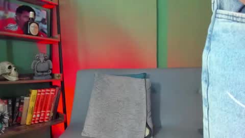 ISAAC online show from December 29, 12:30 am