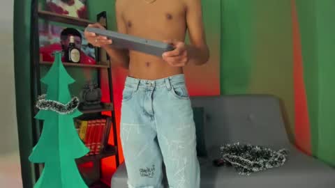 ISAAC online show from December 23, 2:13 am