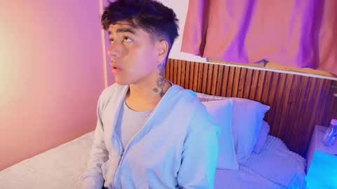 king  help me reach 100 likes online show from December 18, 3:13 am