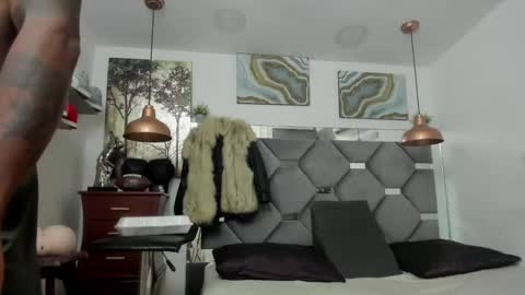 HOT MEN BLACK online show from February 8, 10:18 am