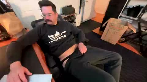 kingxhelm online show from February 11, 2:55 pm