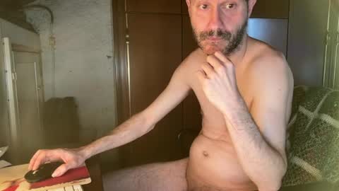 kissofbanned1983 online show from April 18, 3:57 pm