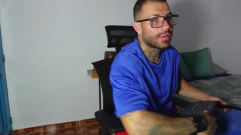 kite__ online show from January 30, 11:24 pm