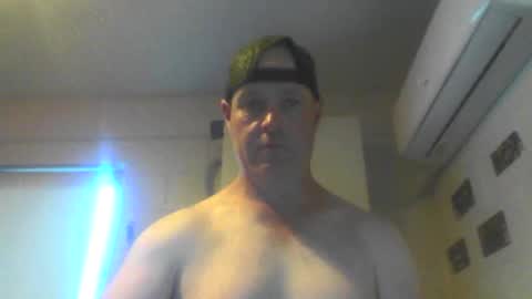 kiwiguy19773 online show from December 11, 6:16 am