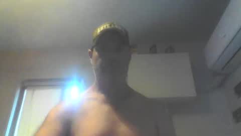 kiwiguy19773 online show from February 8, 4:40 am