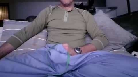 Knight3975 online show from November 28, 9:00 am