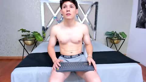 Snapshot of kraven_lust chatting on October 19, 3:33 am Kraven online show from October 19, 3:33 am