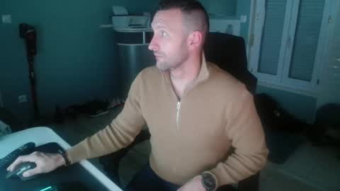 Snapshot of krevett80800 chatting on October 14, 6:15 pm krevett80800 online show from October 14, 6:15 pm