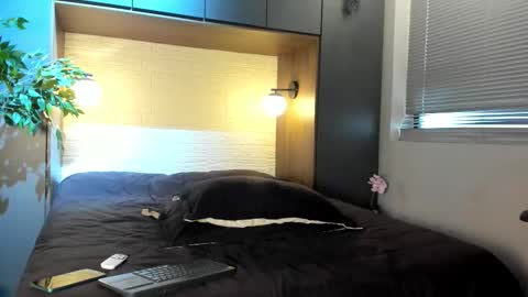 labrinthteasing online show from September 17, 2:07 pm