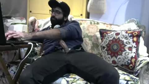 Snapshot of ladex96 chatting on December 31, 2:19 am Ali online show from December 31, 2:19 am