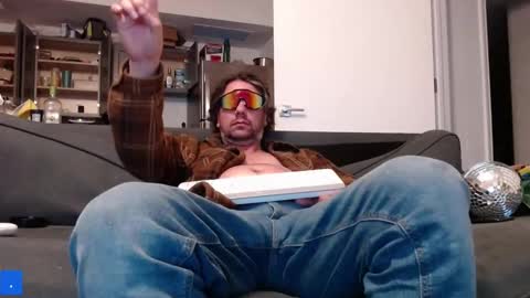 Snapshot of laidback_and_chill chatting on March 10, 8:39 am Rick online show from March 10, 8:39 am