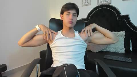 Snapshot of landercruz chatting on October 16, 4:31 am landercruz online show from October 16, 4:31 am