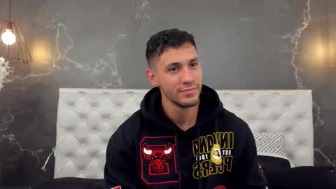 andrew online show from December 4, 1:40 pm