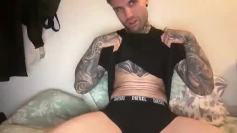 larsskeet online show from December 5, 6:04 pm