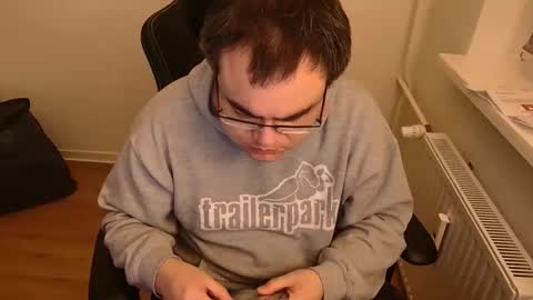 latexboy893 online show from February 13, 10:15 pm