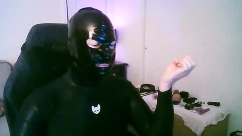 latexminheadroom online show from February 20, 6:26 am