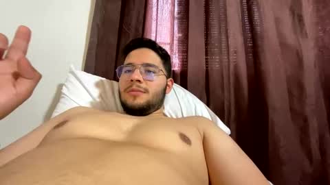 Snapshot of latin_edge chatting on October 28, 6:10 pm Latin edge online show from October 28, 6:10 pm