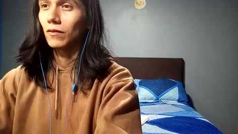 Snapshot of latin_shado chatting on October 9, 7:46 am Shado online show from October 9, 7:46 am