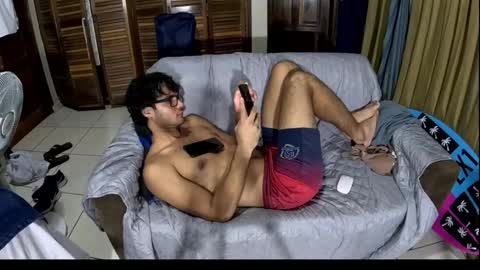 latinincognito online show from December 5, 4:52 am