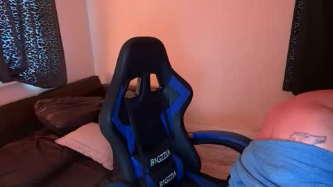 latinkinkypig online show from January 7, 9:25 am