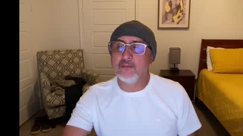 QS - INDEPENDENT MODEL online show from December 3, 6:08 am