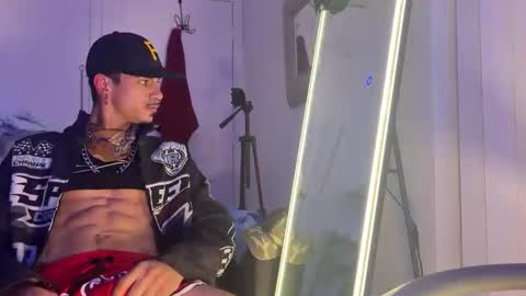 latinprincee online show from January 18, 11:29 pm