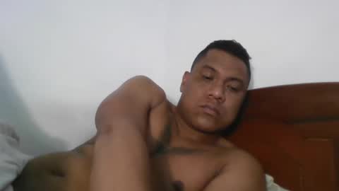 Snapshot of latinrayf chatting on December 18, 3:58 am latinrayf online show from December 18, 3:58 am