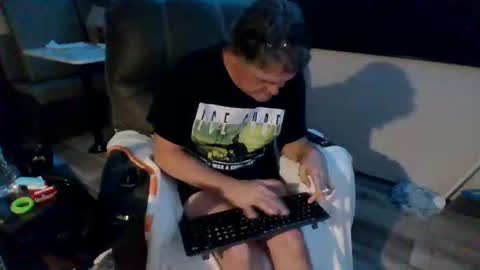 latniter online show from January 7, 4:52 am