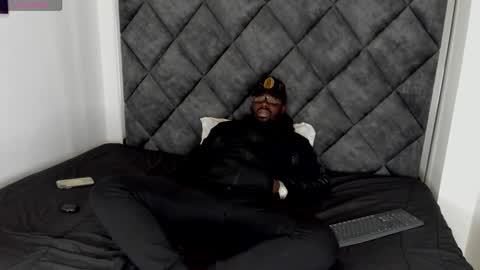 LEANDRO online show from October 16, 4:20 am