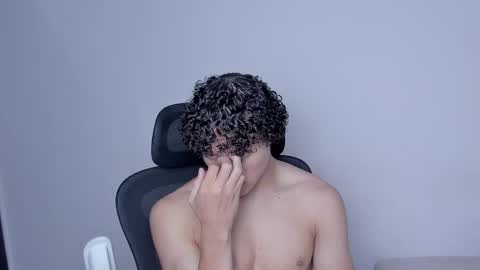 Laureent online show from November 20, 5:34 pm