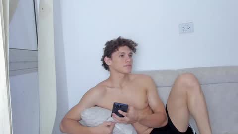 Laureent online show from January 29, 3:54 am